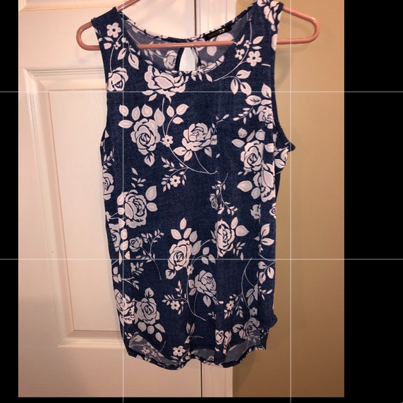 Blue and white floral top - Picture 1 of 1